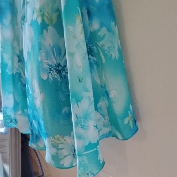 Floral Blue And Green Halter Dress - Picture 9 of 10